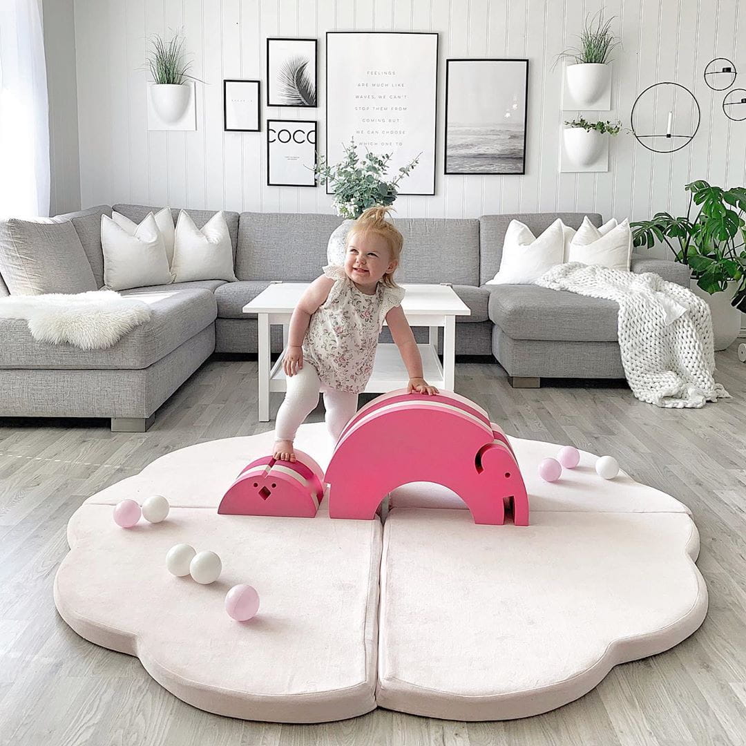 Eversby Edit — Folding Cloud Play Mat — Pink Velvet