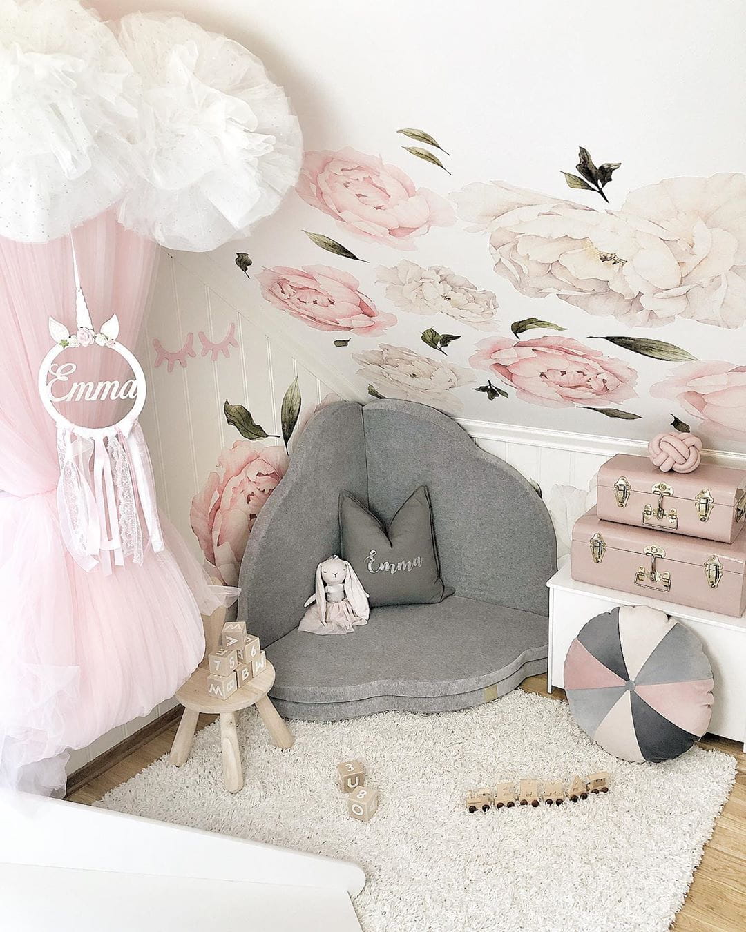 Eversby Edit — Folding Cloud Play Mat — Light Grey Velvet