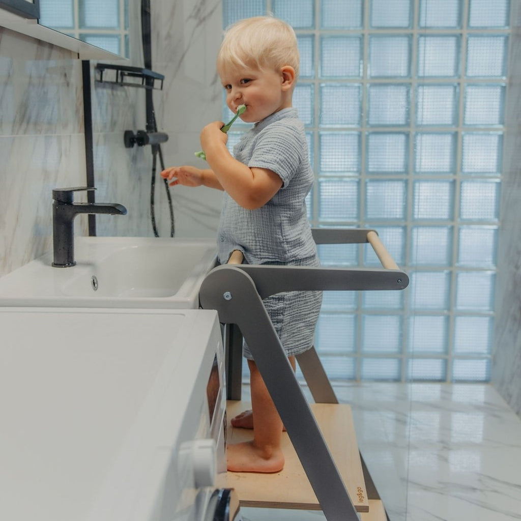 Eversby Edit — Foldable Kitchen Tower with Removable Rail