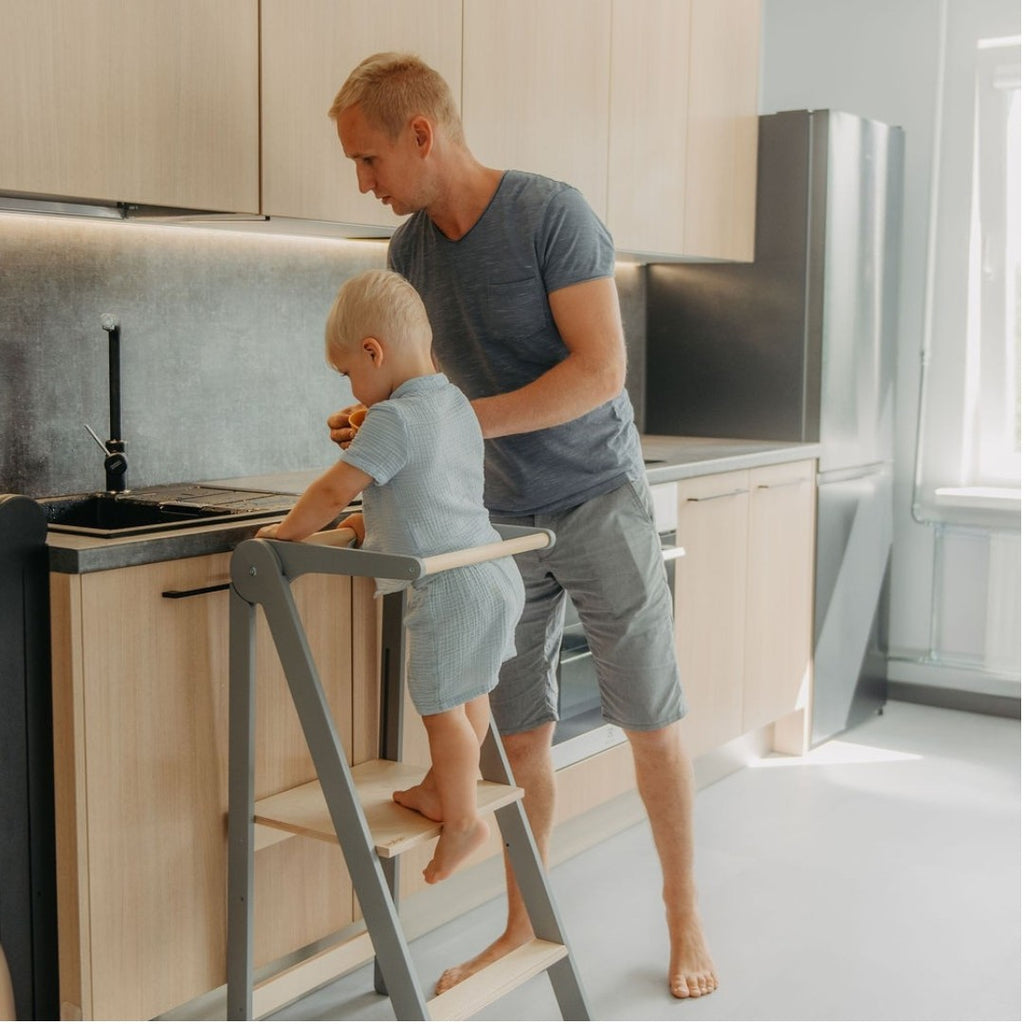 Eversby Edit — Foldable Kitchen Tower with Removable Rail